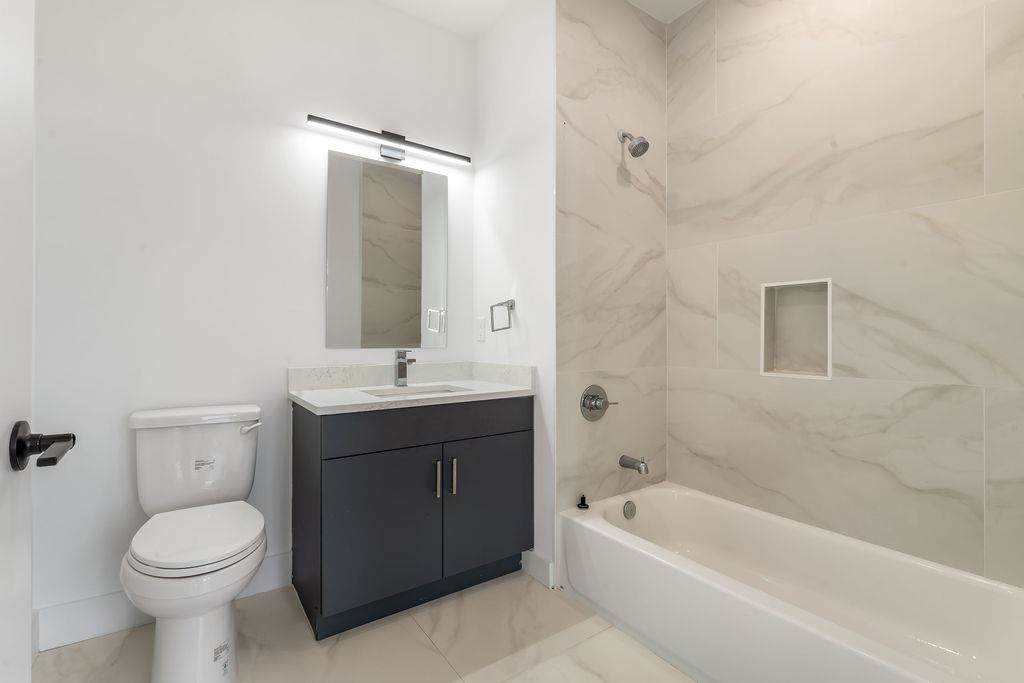 43-45 32ND ST Unit: 501