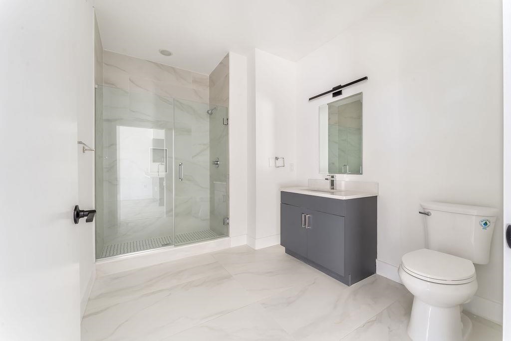 43-45 32ND ST Unit: 503