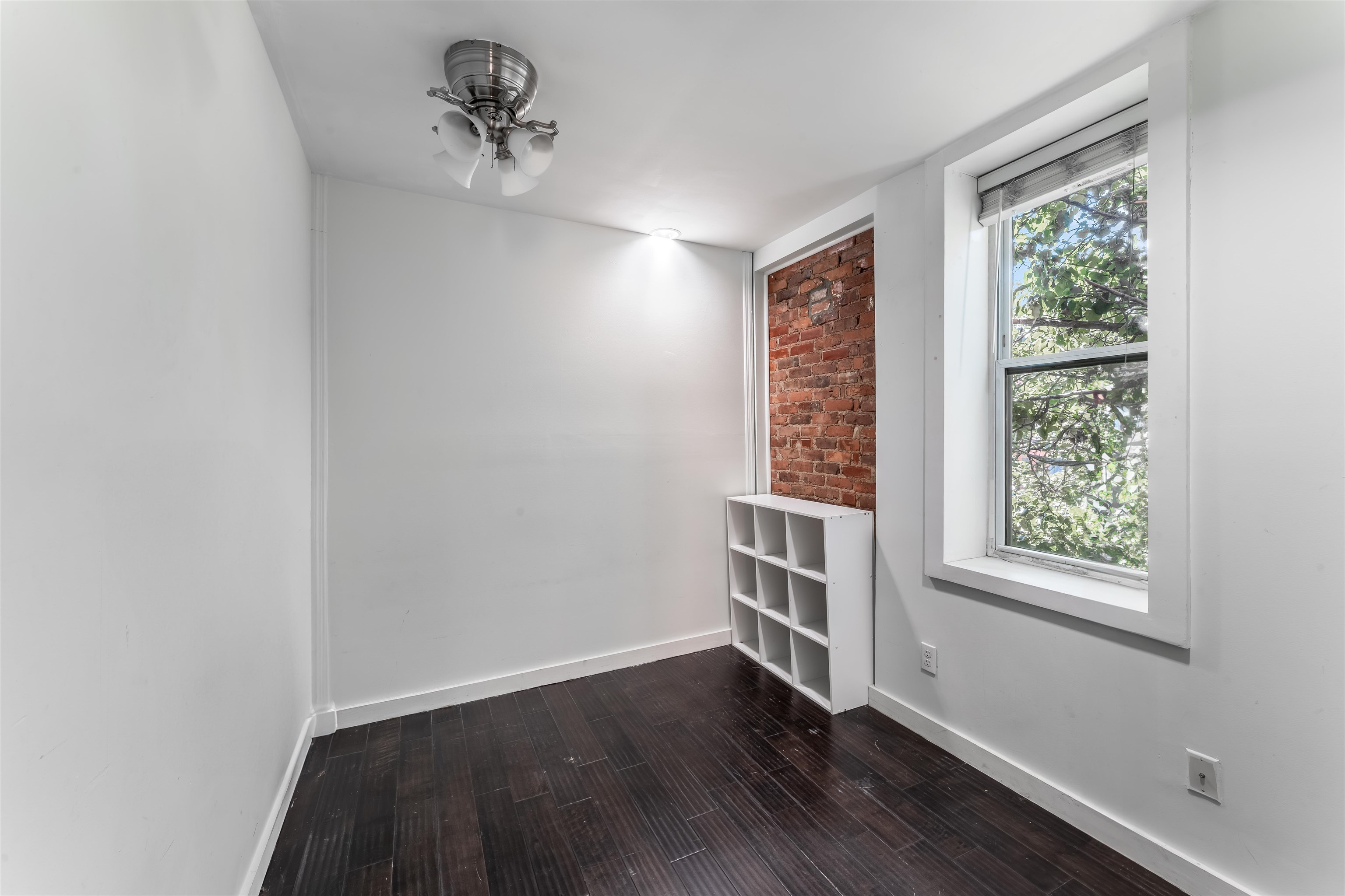 100 PARK AVE Unit: 4