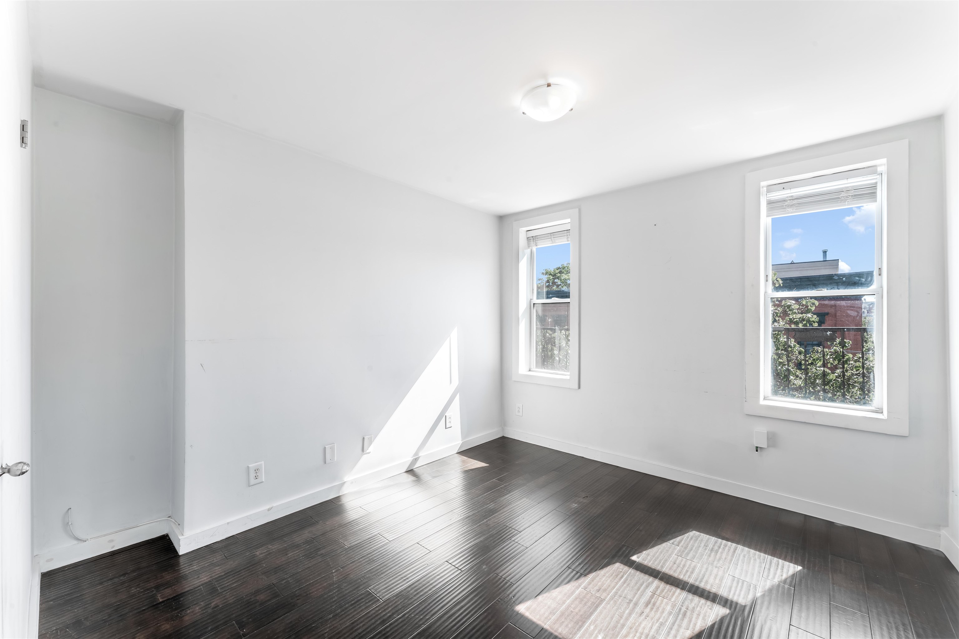 100 PARK AVE Unit: 4