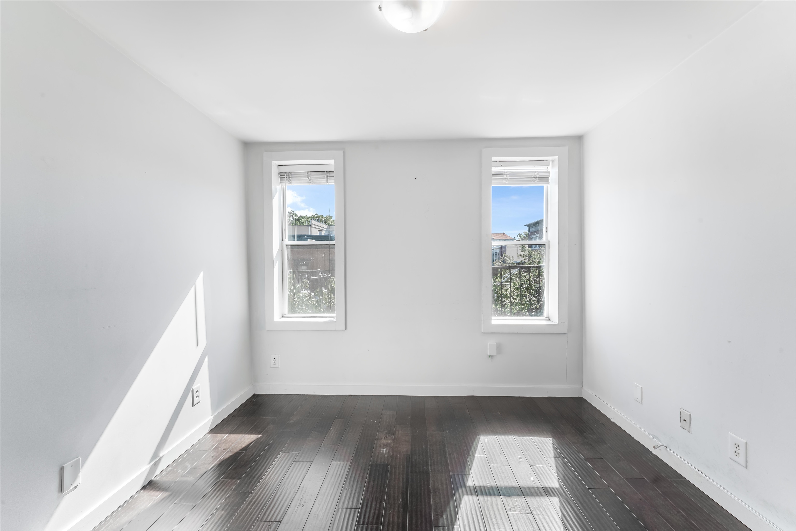 100 PARK AVE Unit: 4