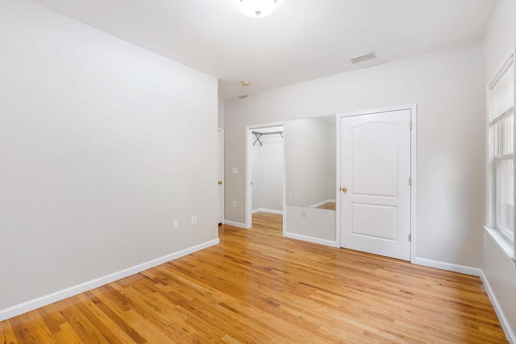 43 MANHATTAN AVE Unit: 2