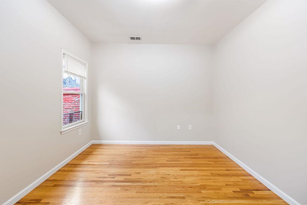 43 MANHATTAN AVE Unit: 2