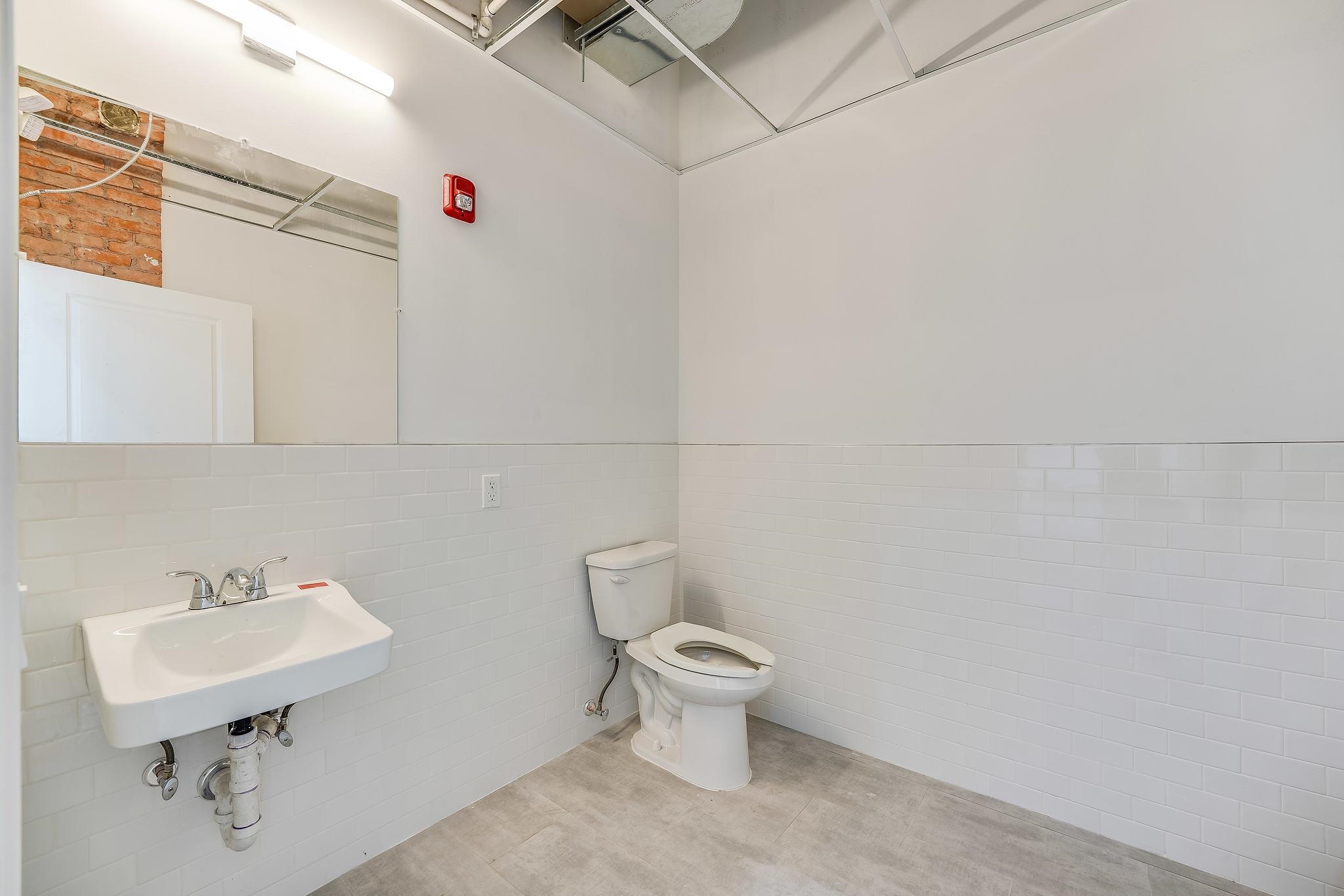 1074-1080 SUMMIT AVE