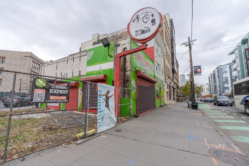 325-329 NEWARK AVE
