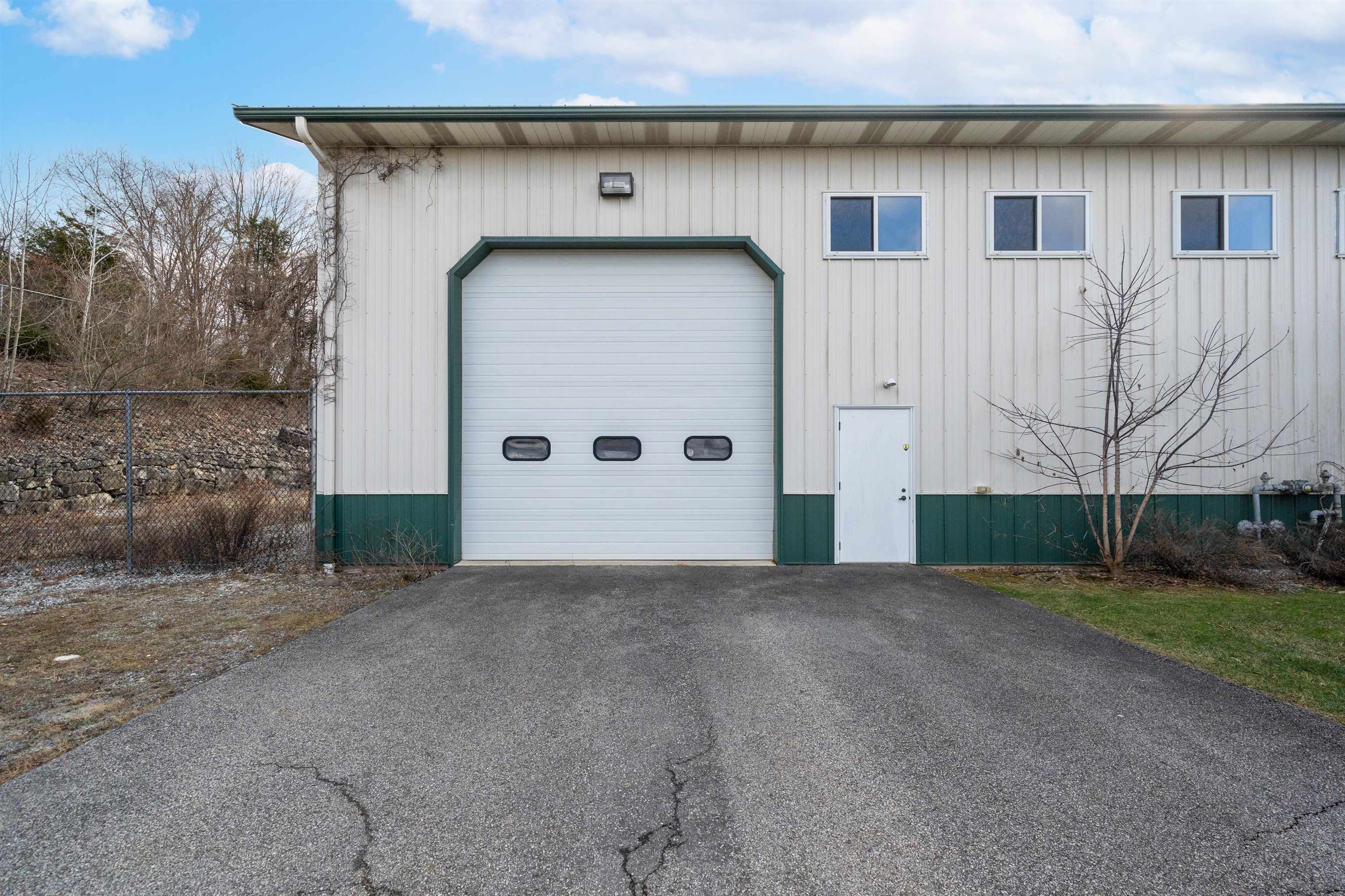 10 PARK DR