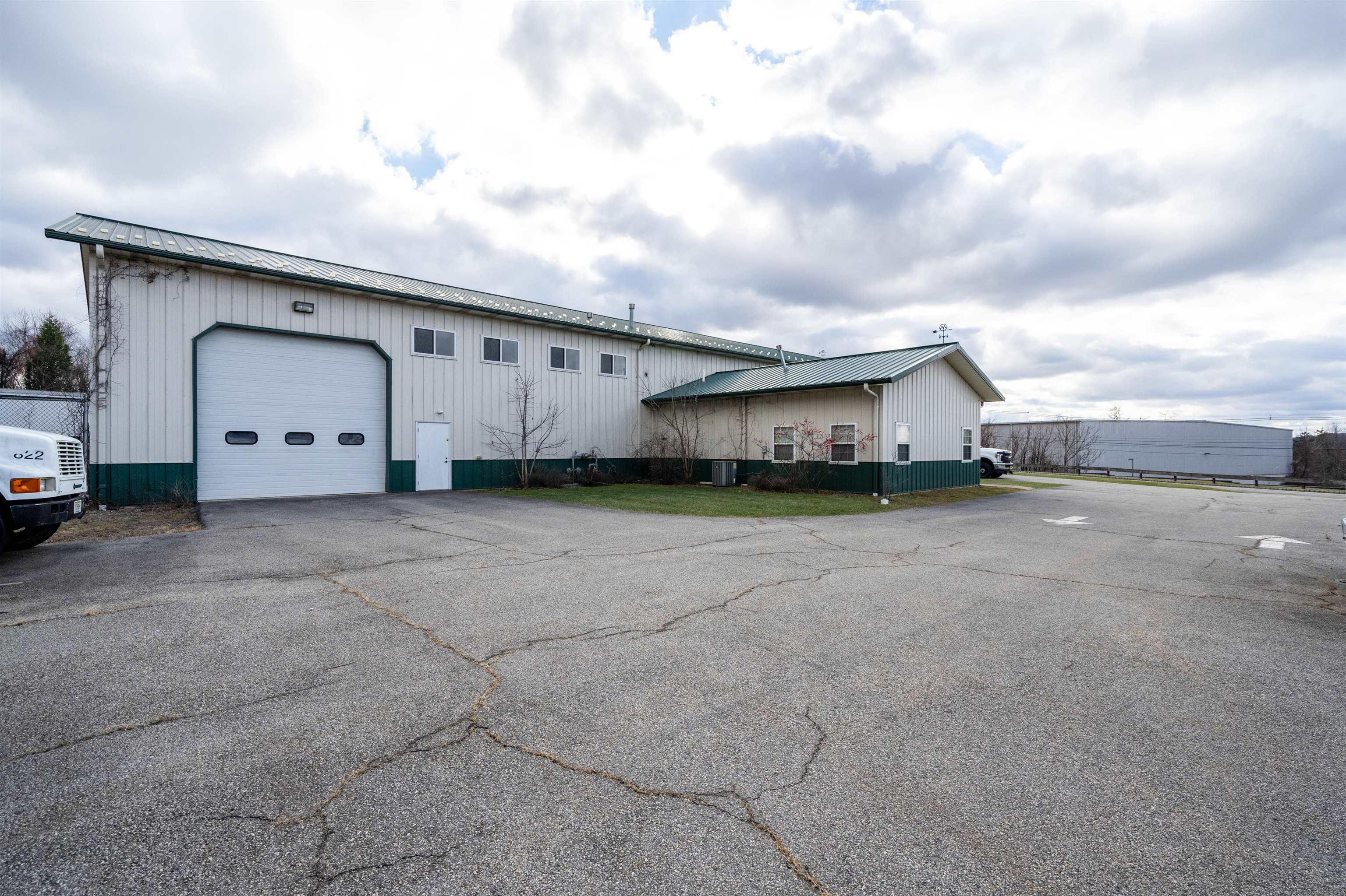 10 PARK DR