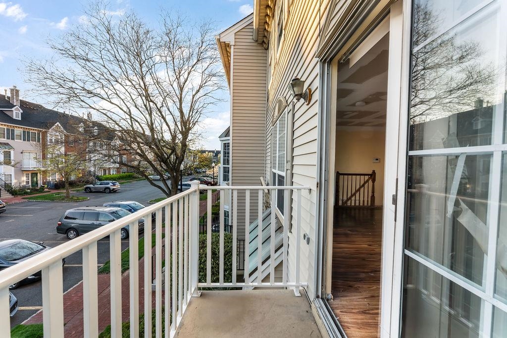 15 CEDAR ST