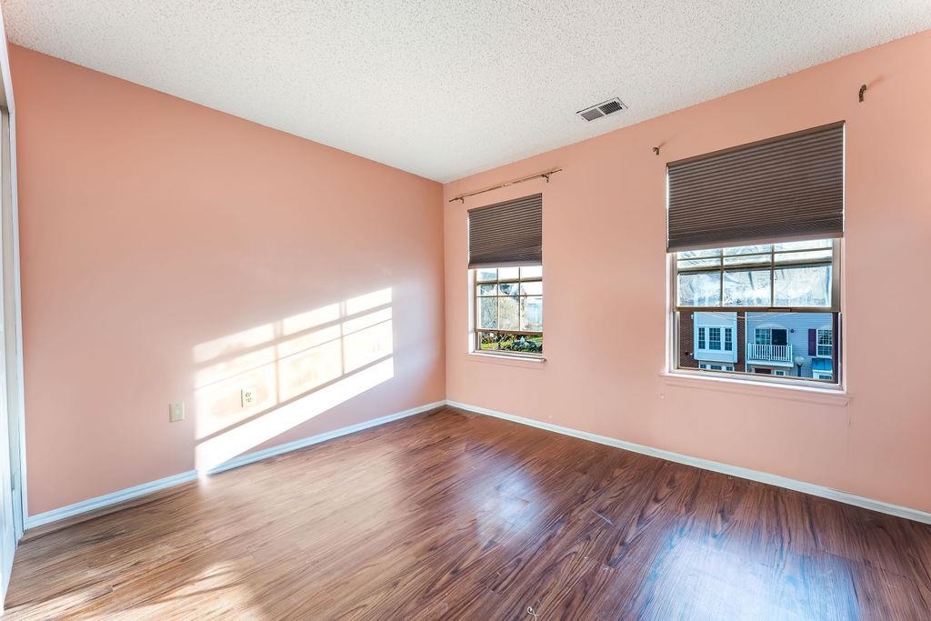 15 CEDAR ST