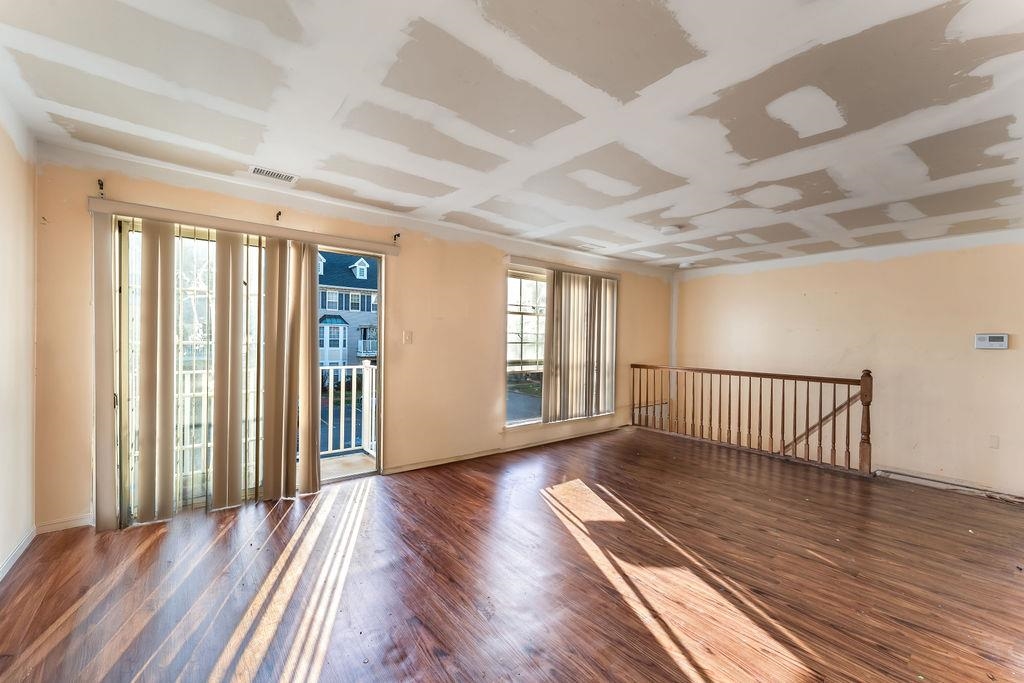 15 CEDAR ST