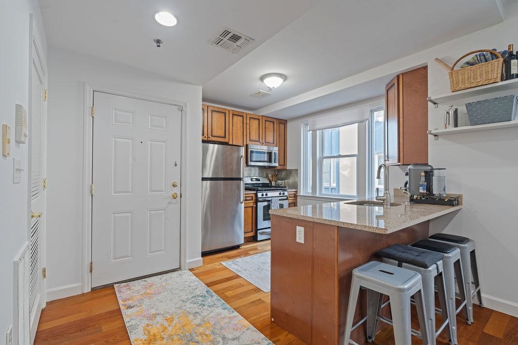 620 38TH ST Unit: 903