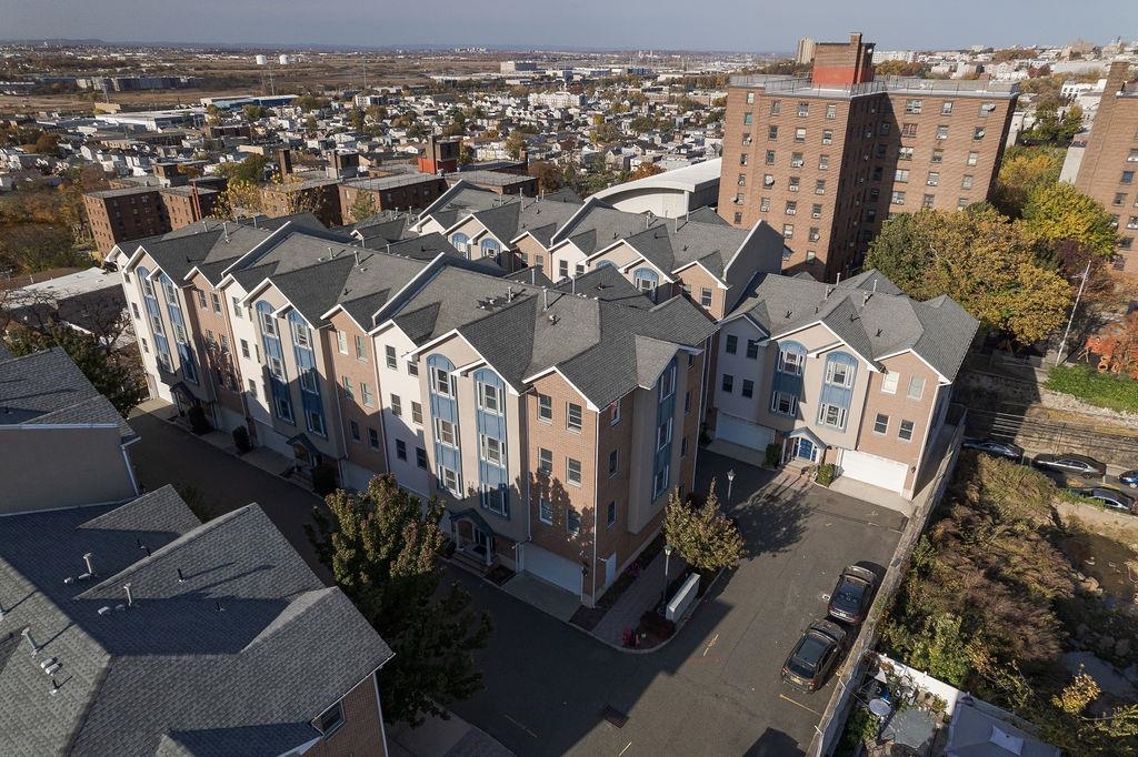620 38TH ST Unit: 903