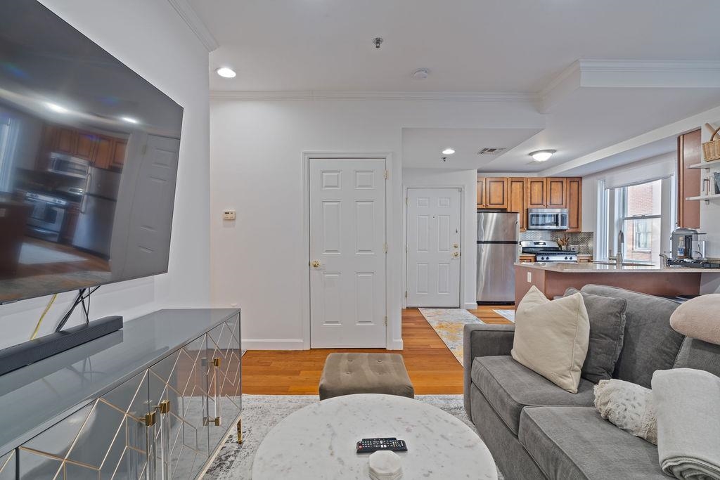 620 38TH ST Unit: 903