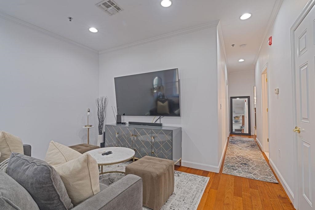620 38TH ST Unit: 903
