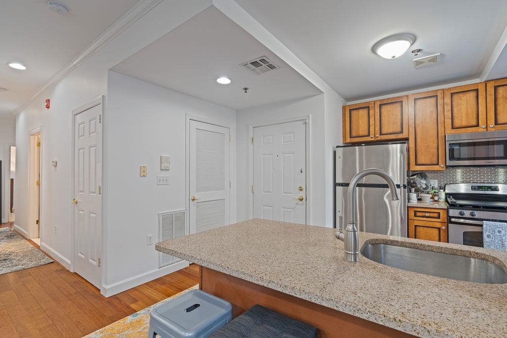 620 38TH ST Unit: 903