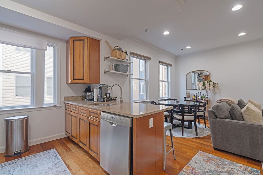 620 38TH ST Unit: 903
