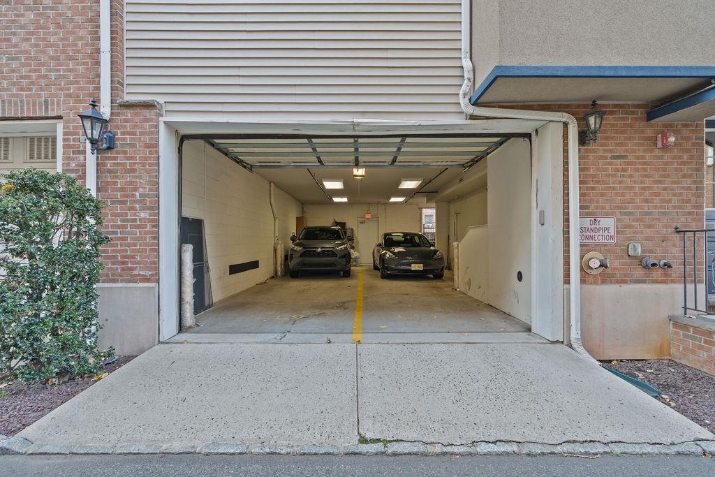 620 38TH ST Unit: 903