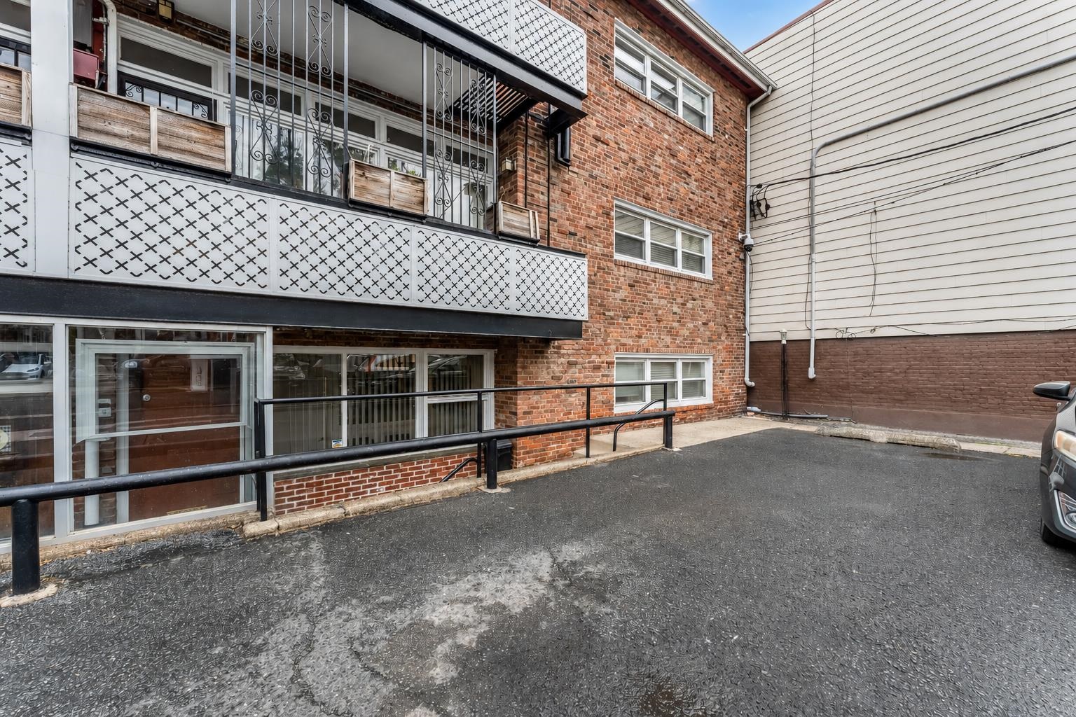 22 GLENWOOD AVE