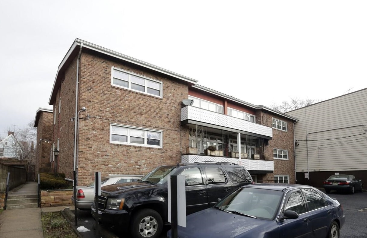 22 GLENWOOD AVE