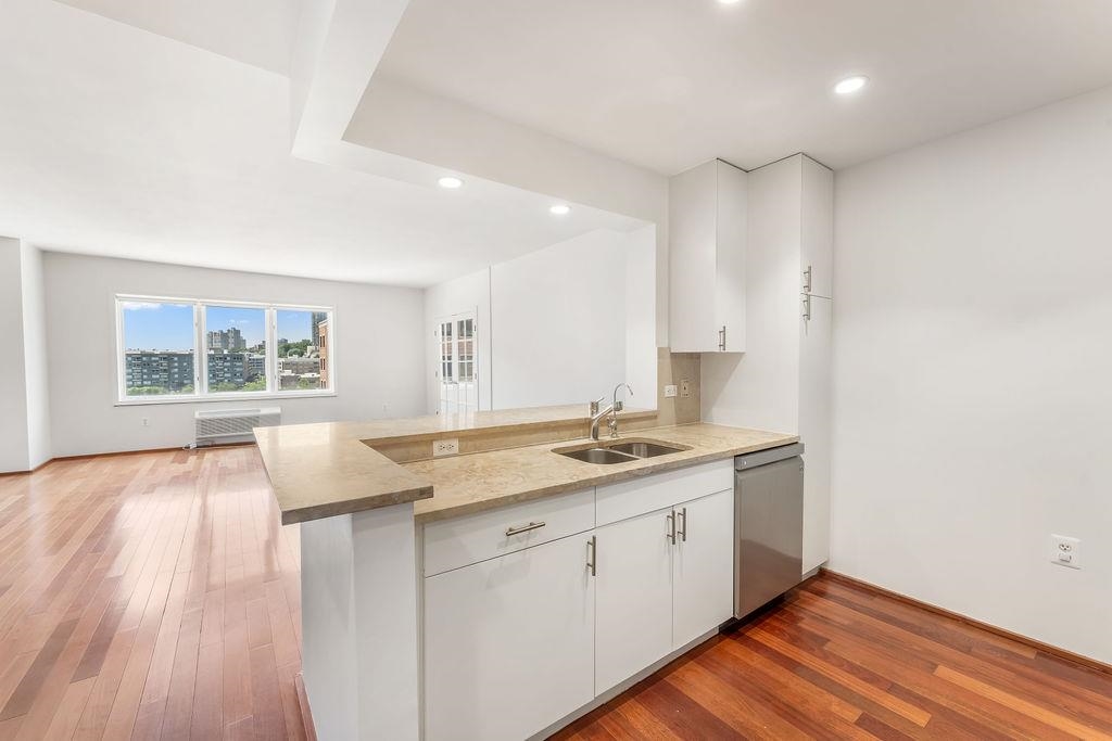 2305 CITY PL