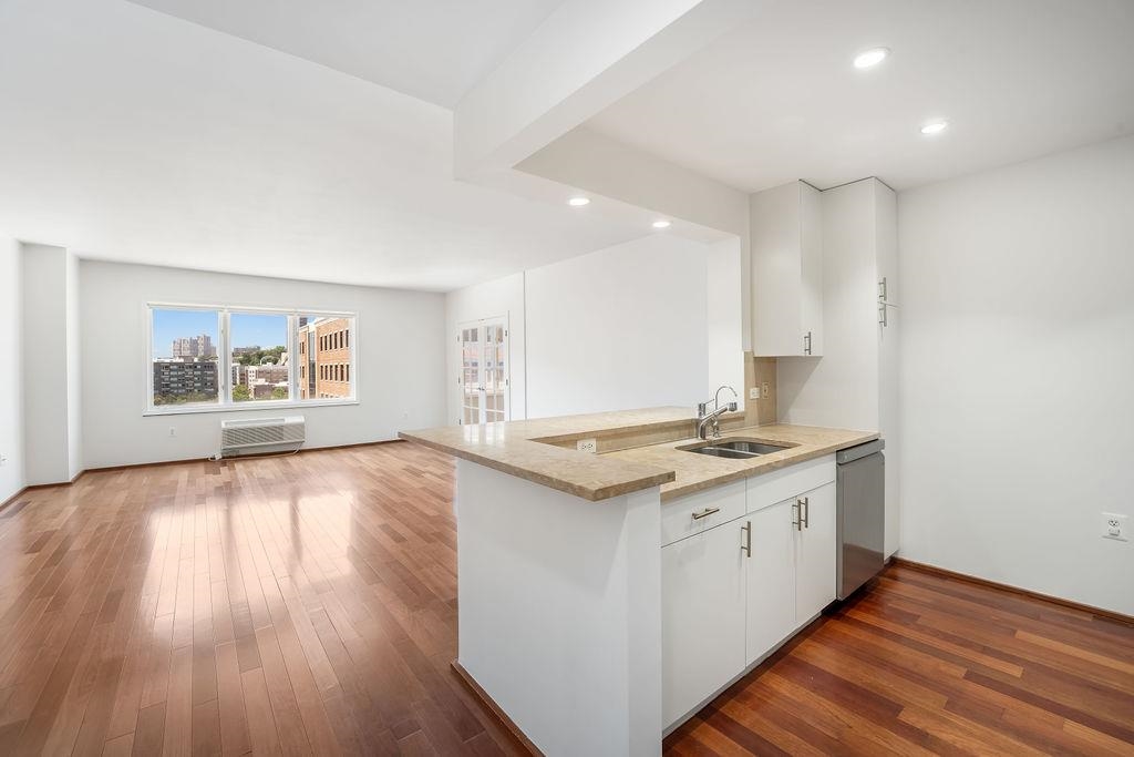 2305 CITY PL