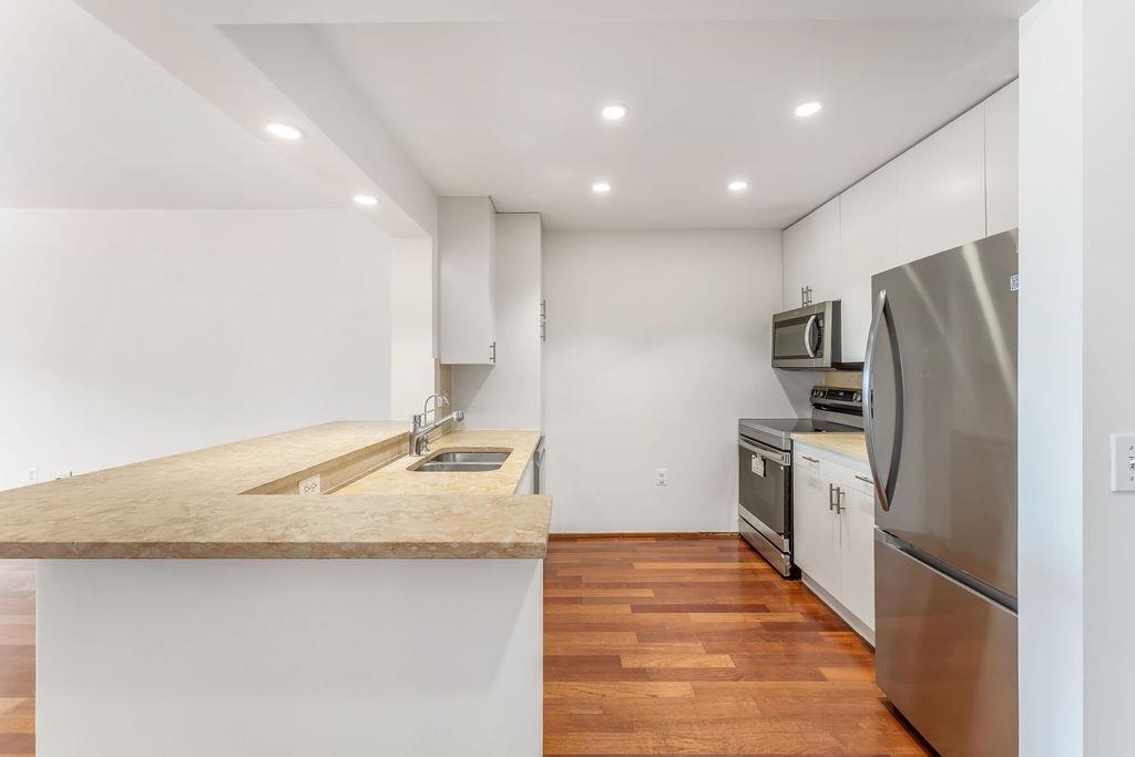 2305 CITY PL