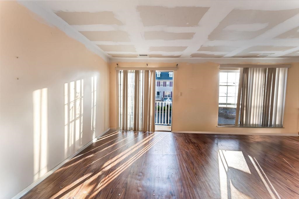 15 CEDAR ST