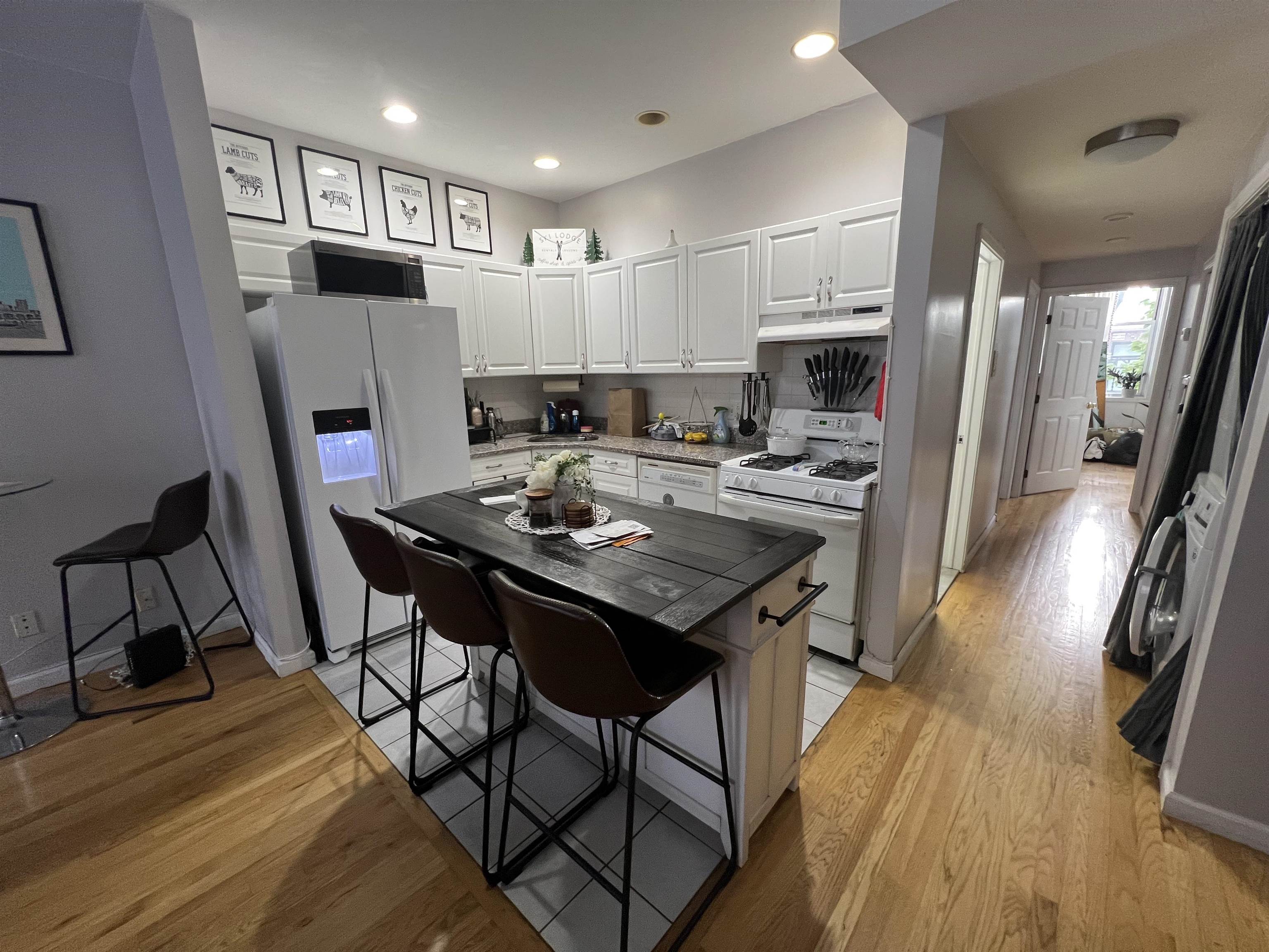 806 WASHINGTON ST Unit: 2