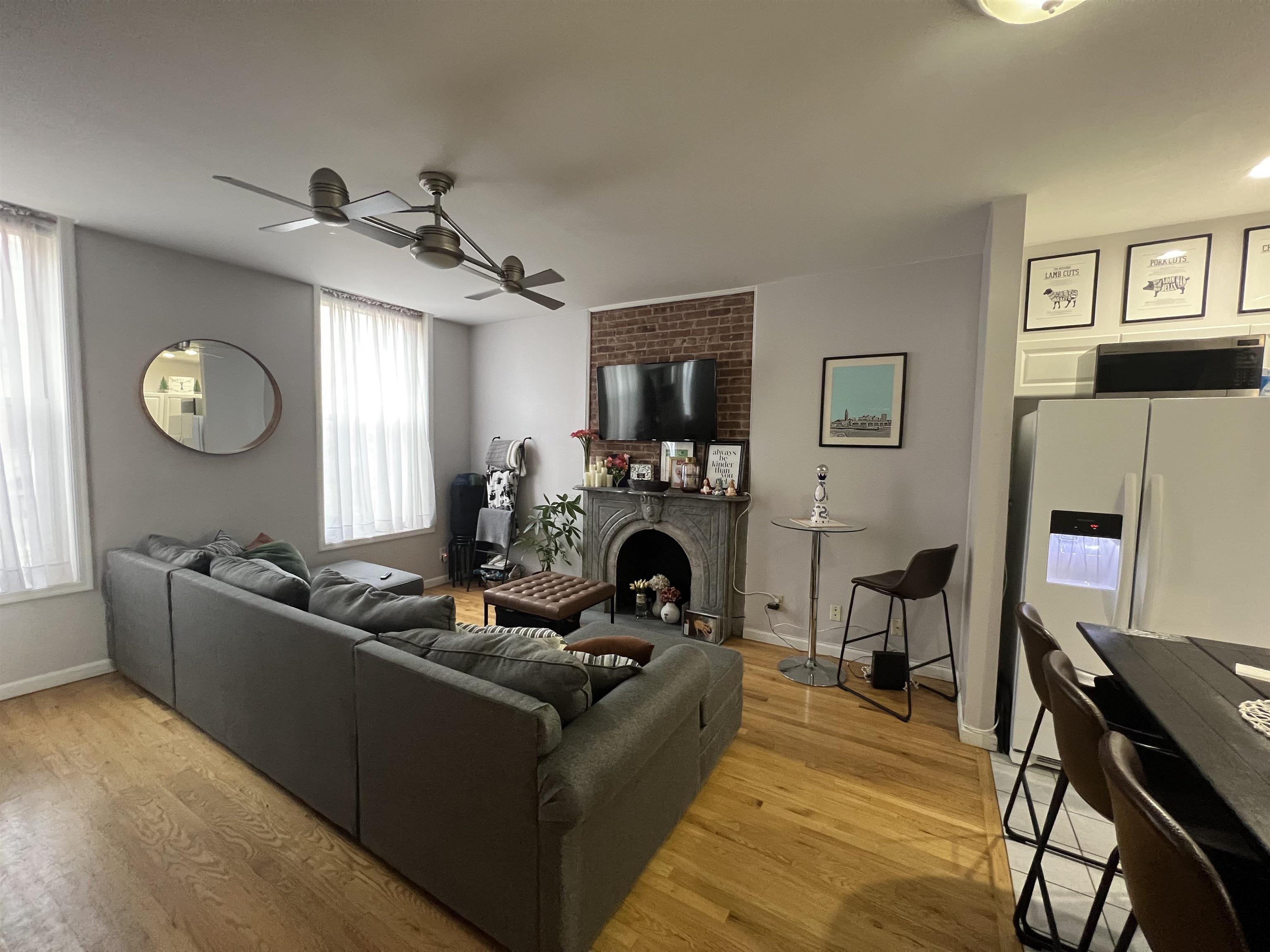 806 WASHINGTON ST Unit: 2