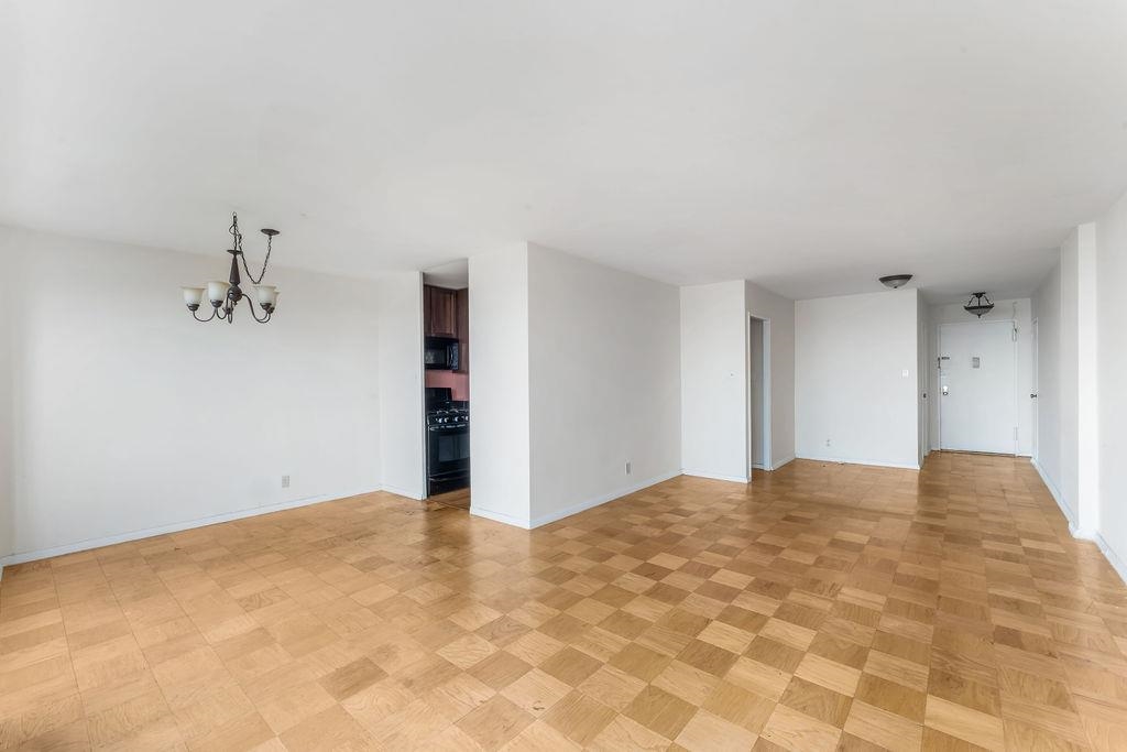 225 ST PAULS AVE Unit: 11D