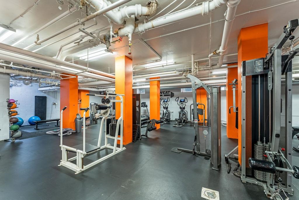225 ST PAULS AVE Unit: 11D