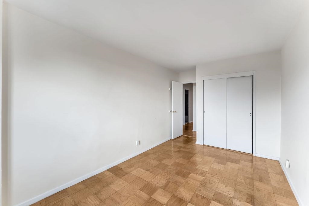 225 ST PAULS AVE Unit: 11D