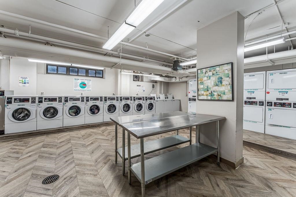225 ST PAULS AVE Unit: 11D
