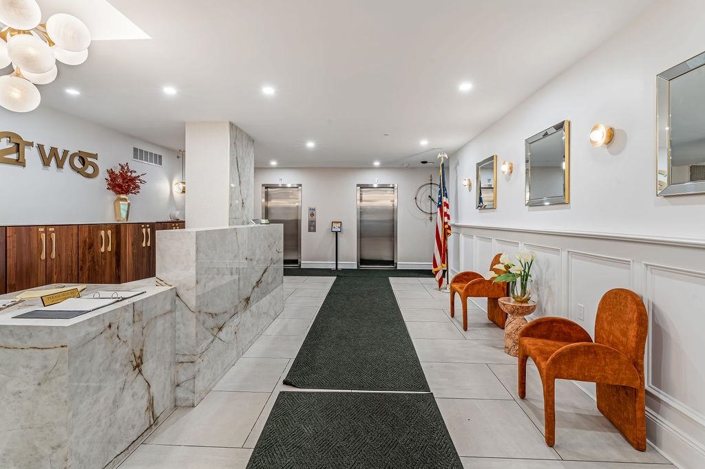 225 ST PAULS AVE Unit: 11D