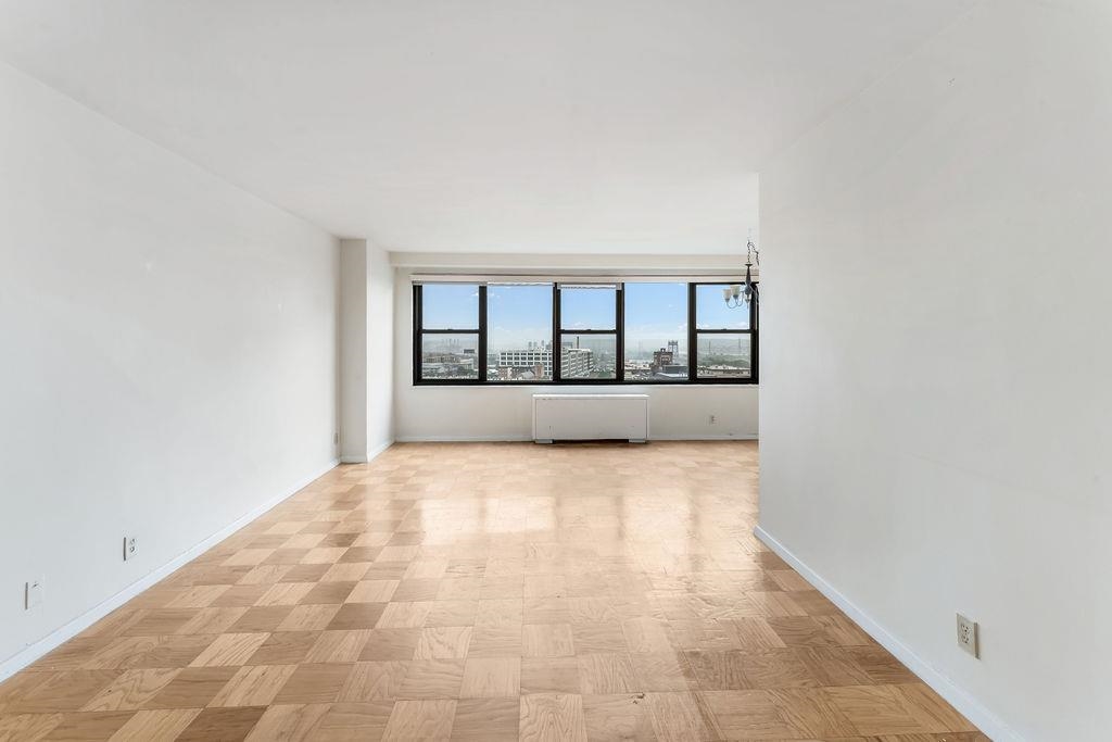 225 ST PAULS AVE Unit: 11D