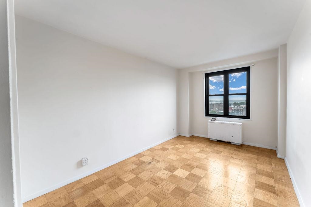 225 ST PAULS AVE Unit: 11D