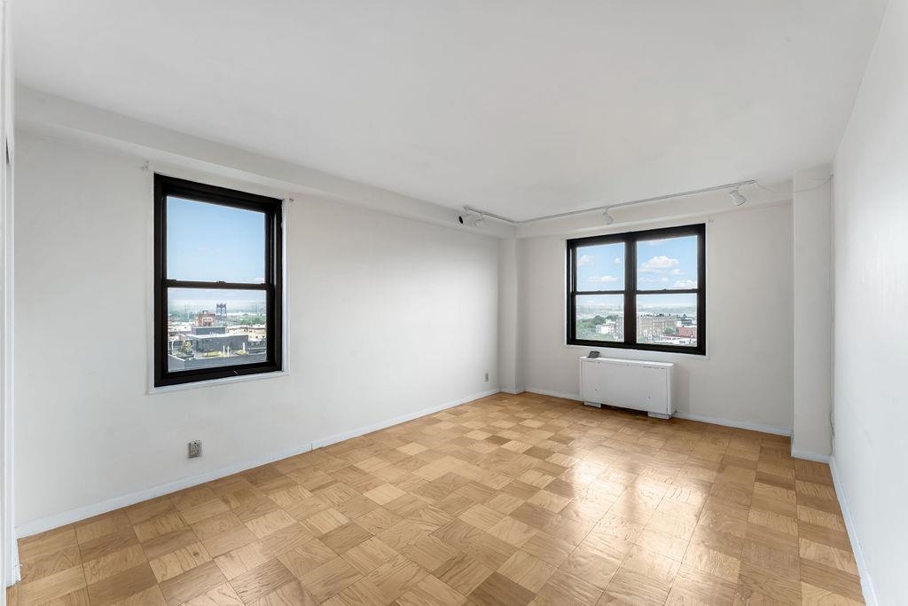 225 ST PAULS AVE Unit: 11D