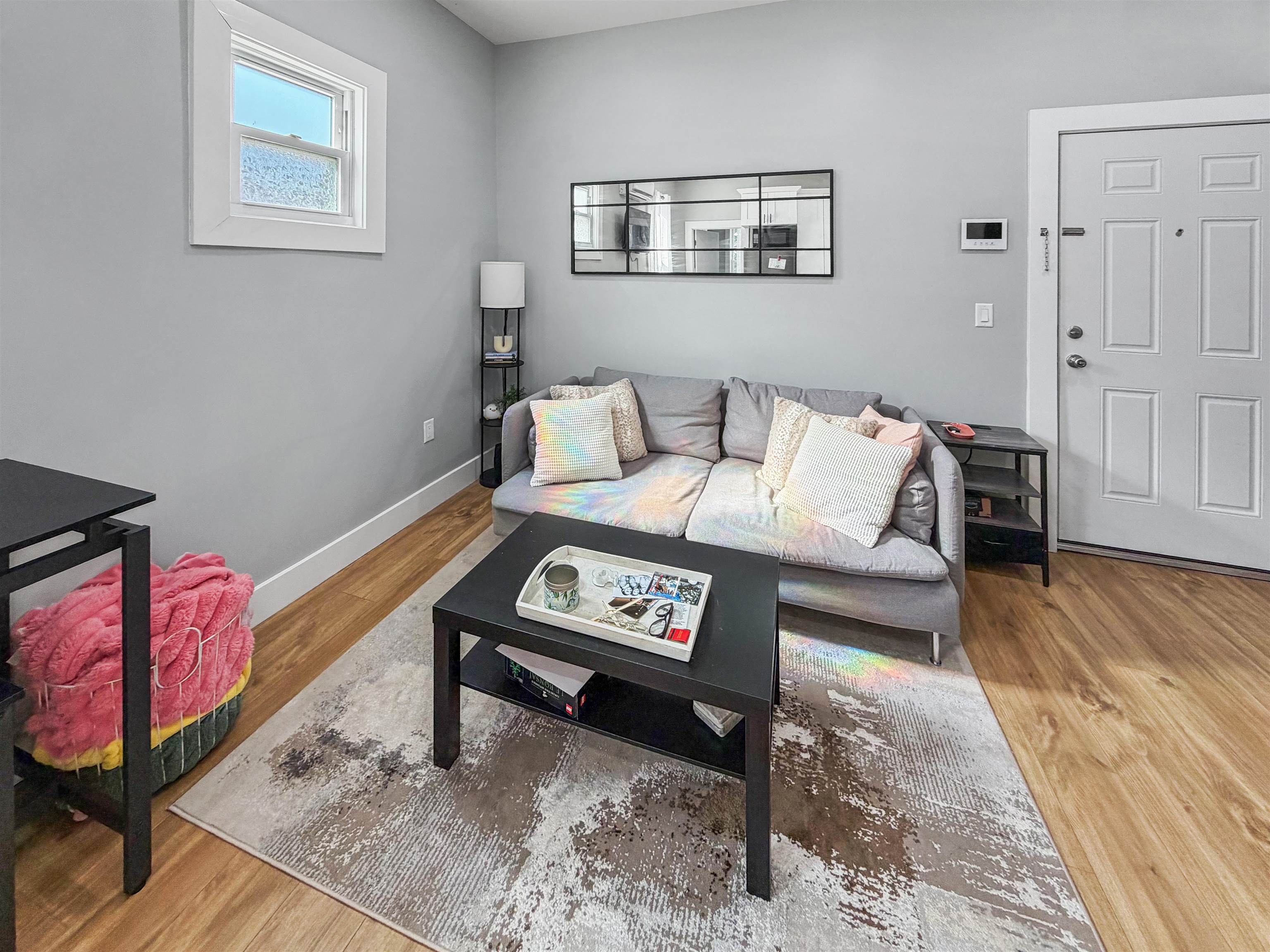 1076 SUMMIT AVE Unit: 4