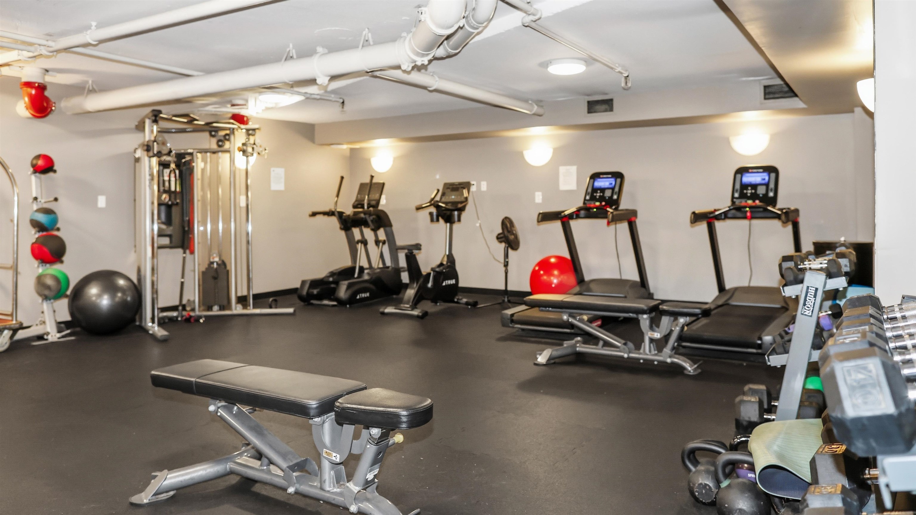 415 NEWARK ST Unit: Ph2