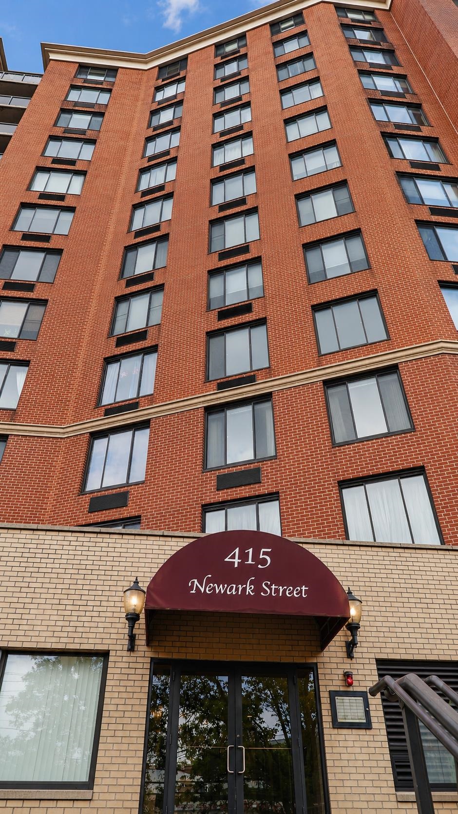 415 NEWARK ST Unit: Ph2
