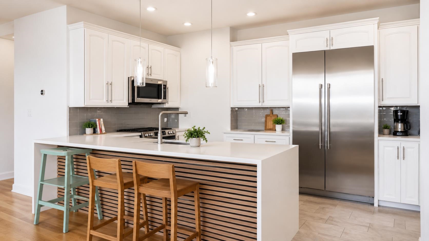 415 NEWARK ST Unit: Ph2