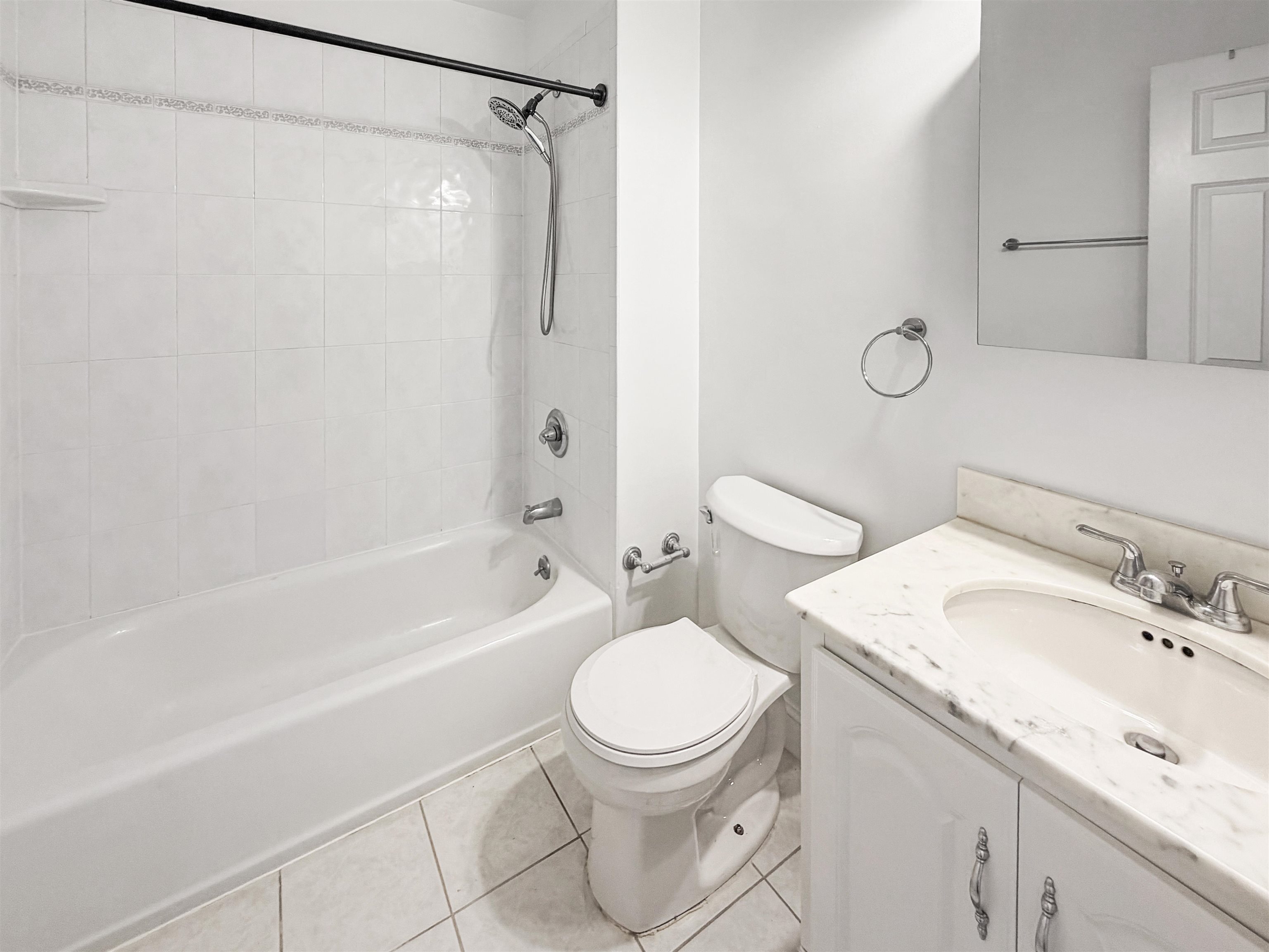 613 MONROE ST Unit: 4