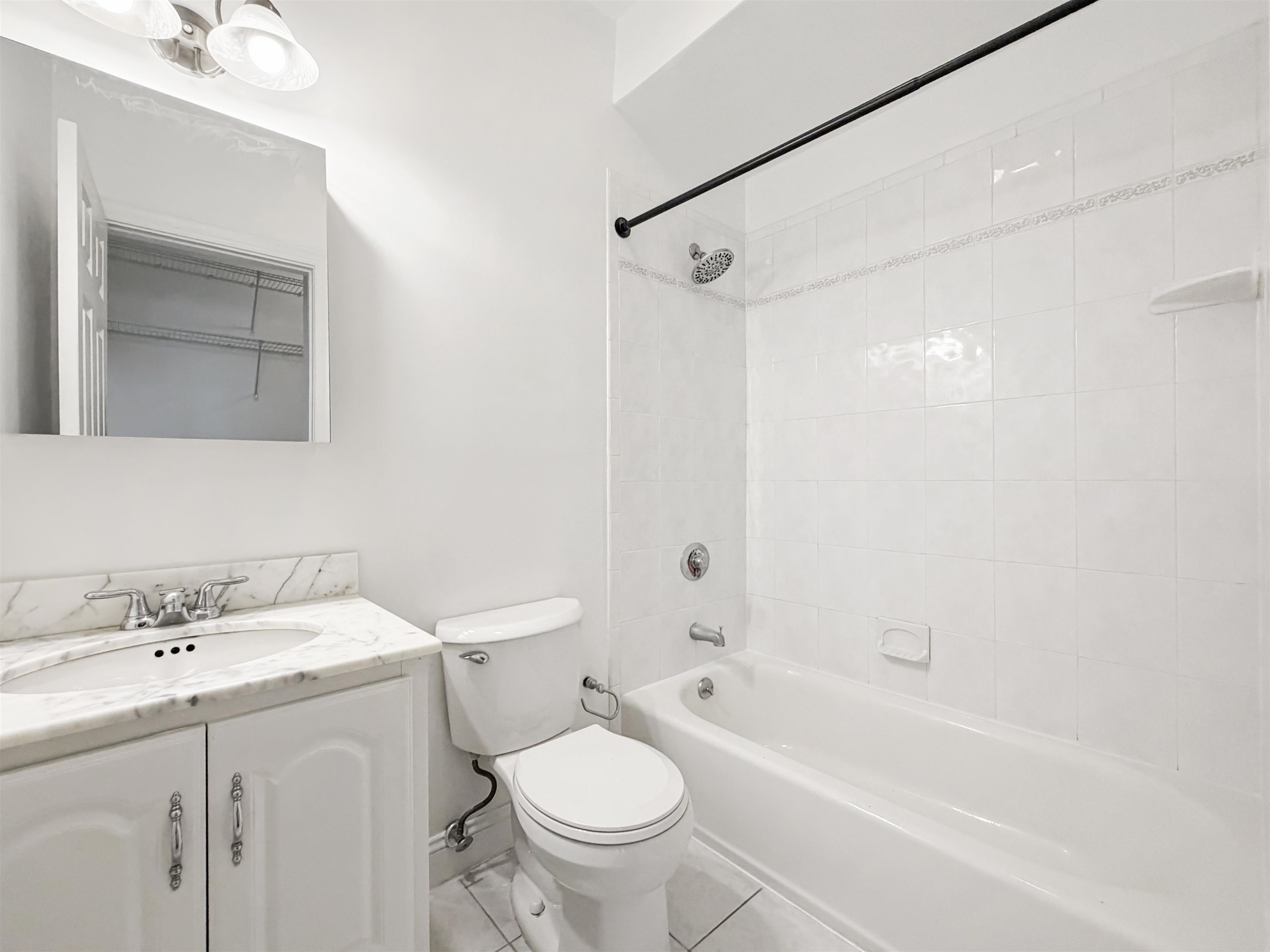 613 MONROE ST Unit: 4