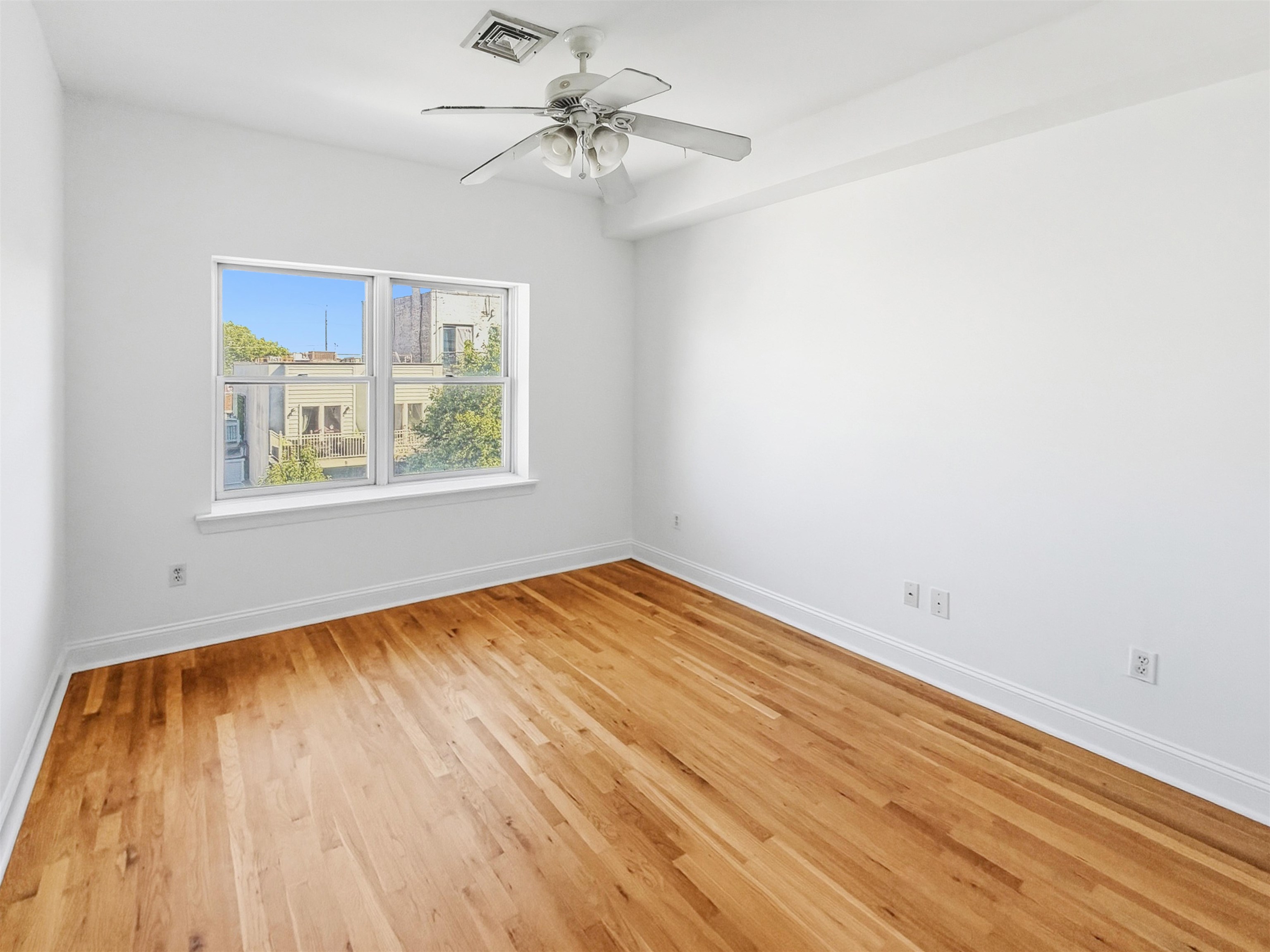 613 MONROE ST Unit: 4
