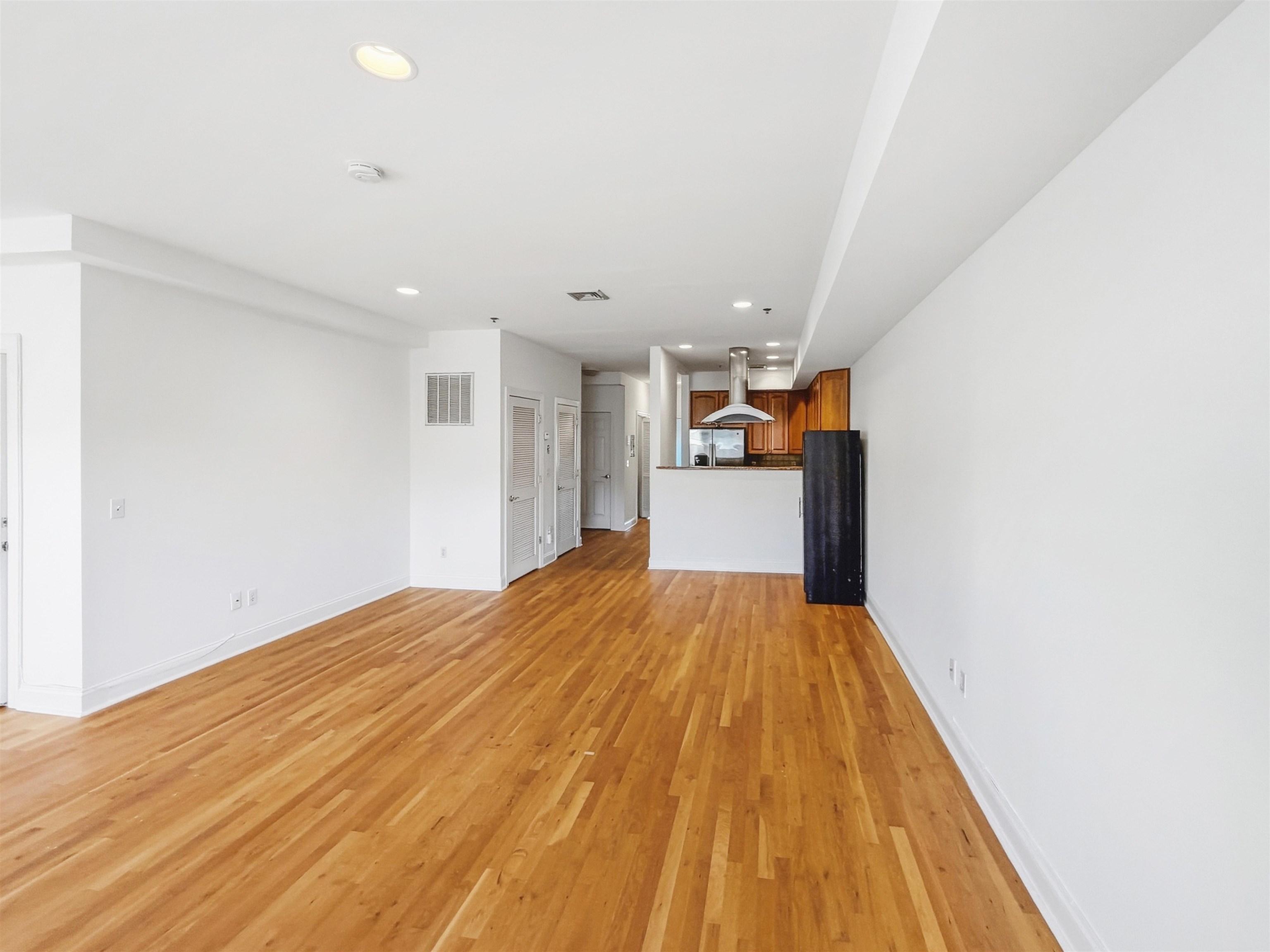 613 MONROE ST Unit: 4