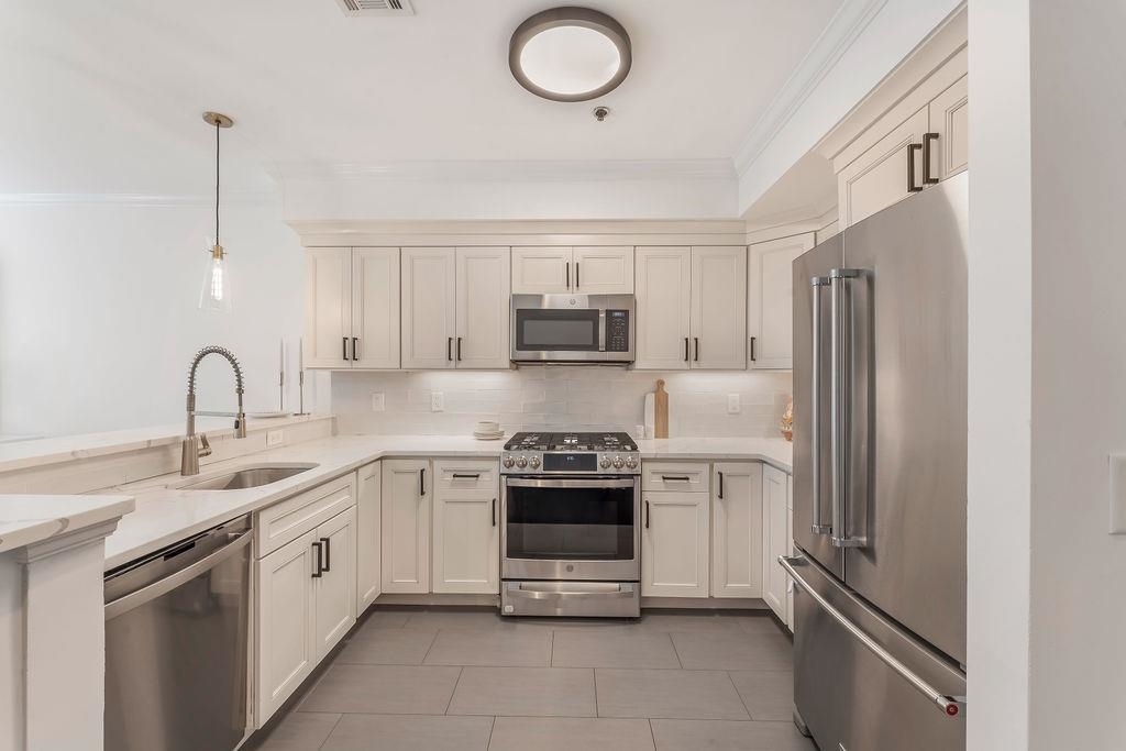 314 GRAND ST Unit: 1