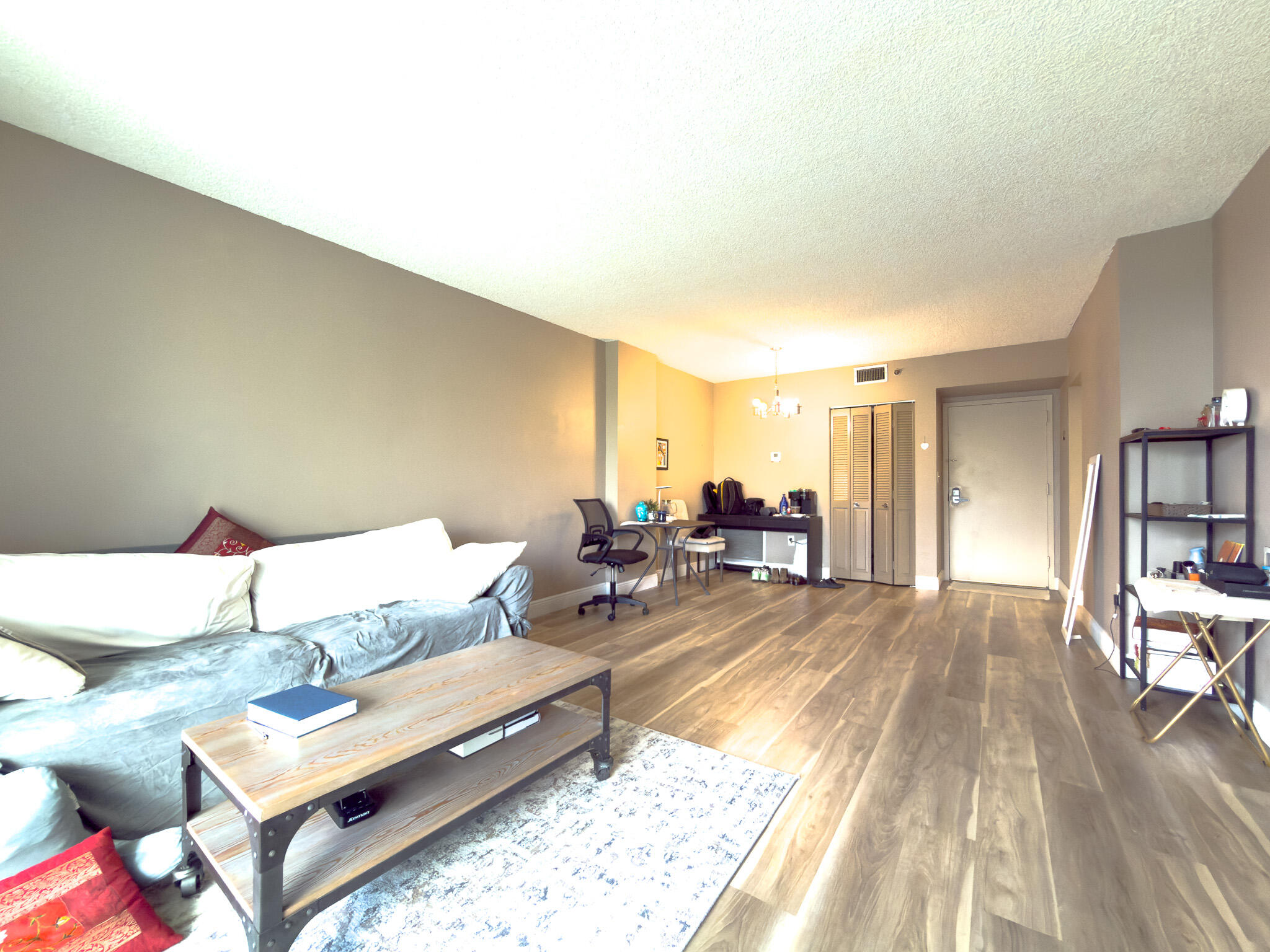 919 Hillcrest Drive 511