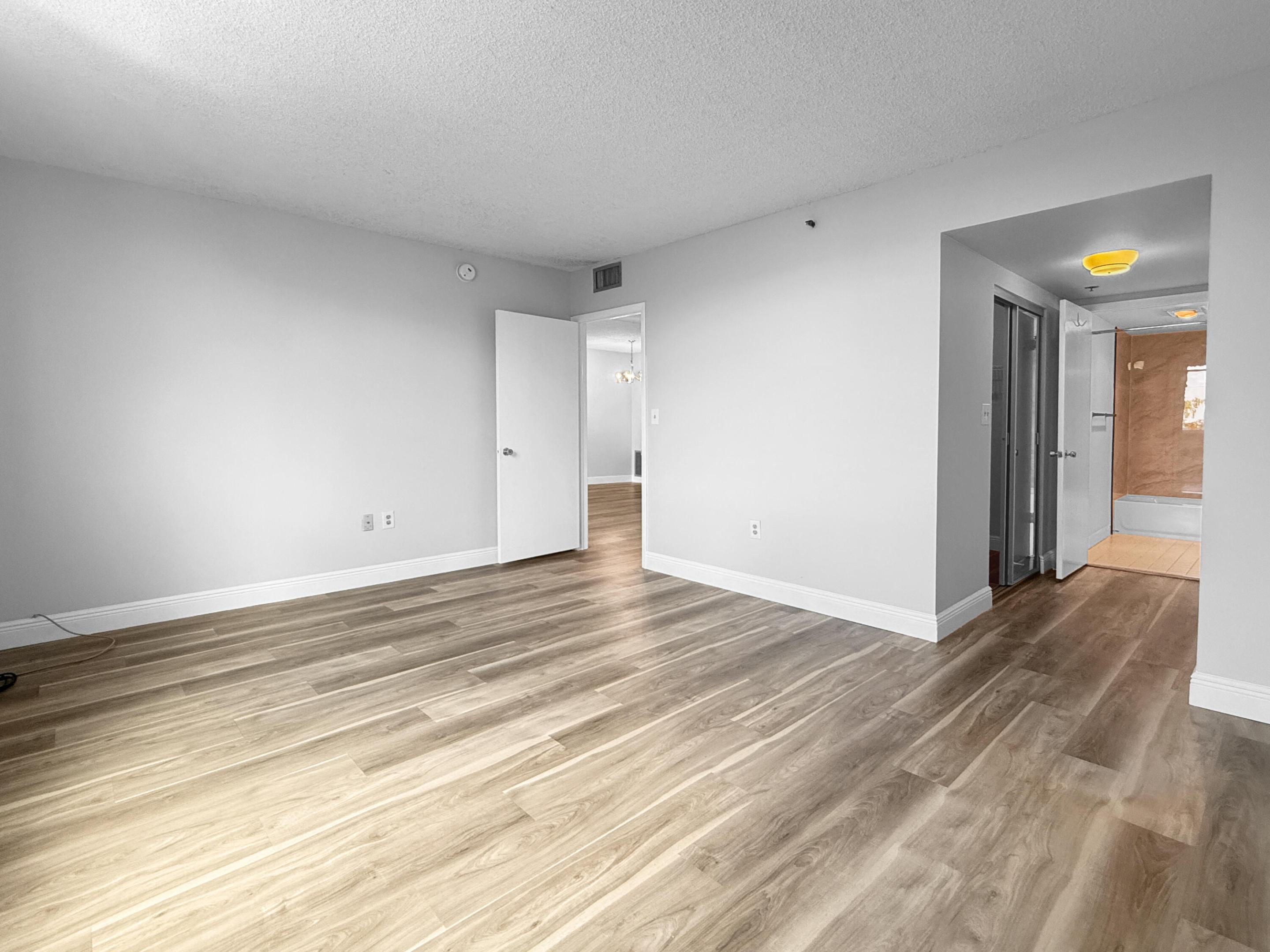 919 Hillcrest Drive 511