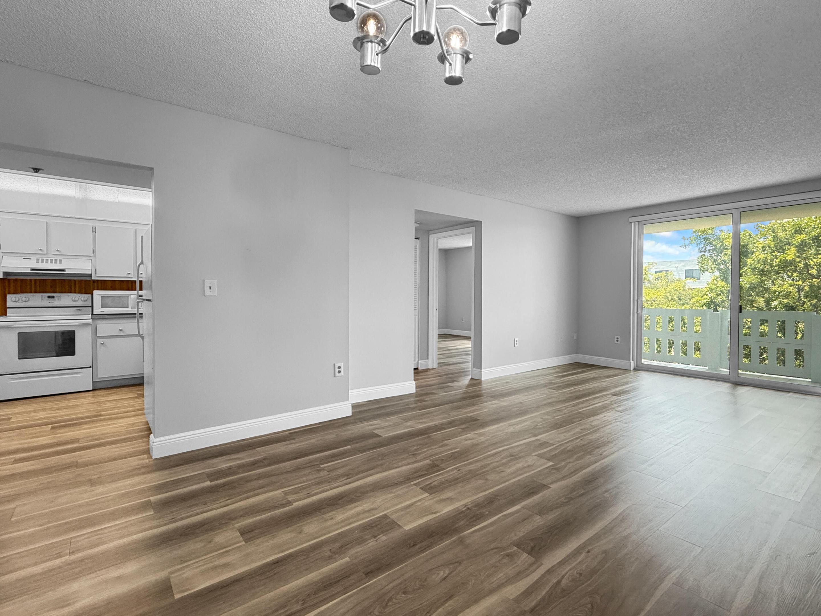 919 Hillcrest Drive 511