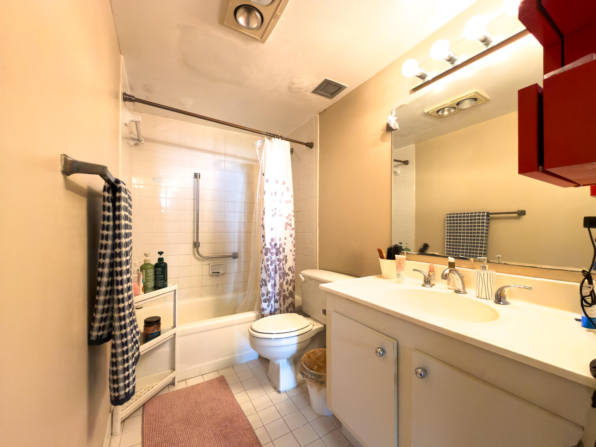 919 Hillcrest Drive 511